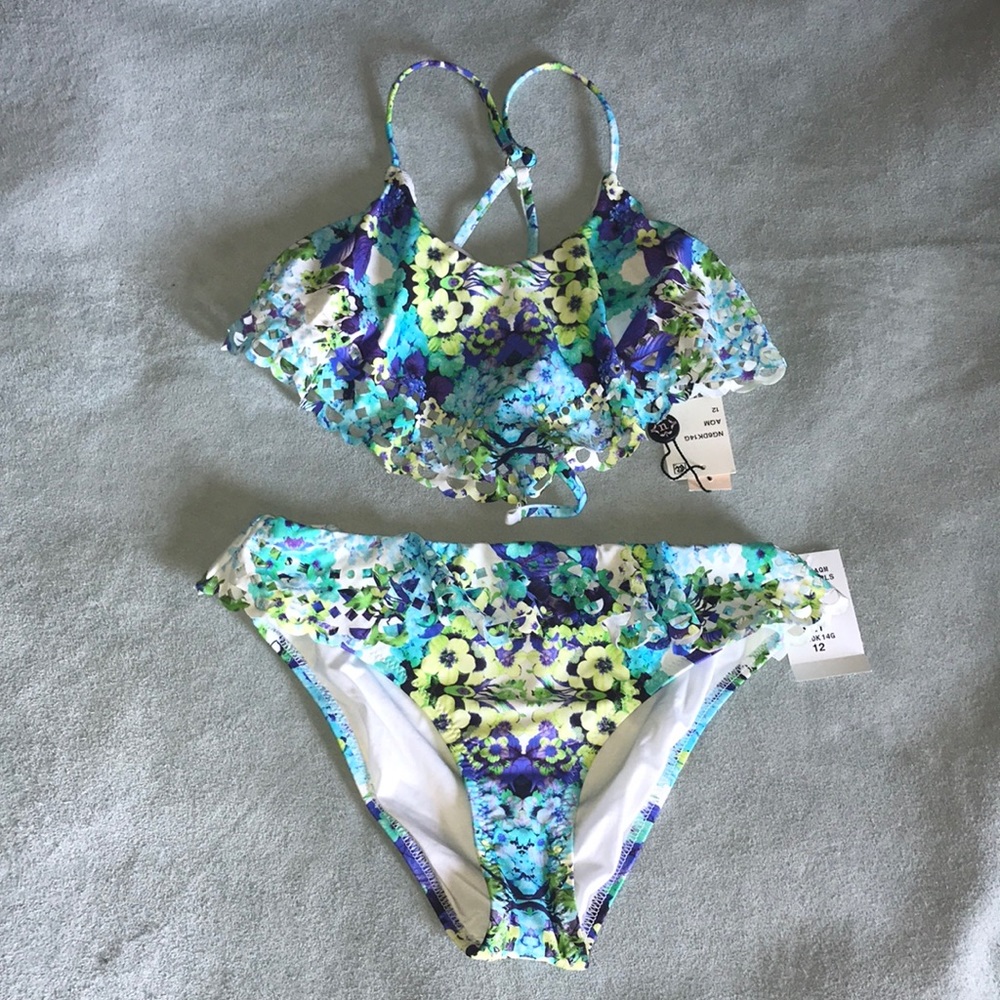 2️⃣ Nanette Lepore Girls Swimwear NWT